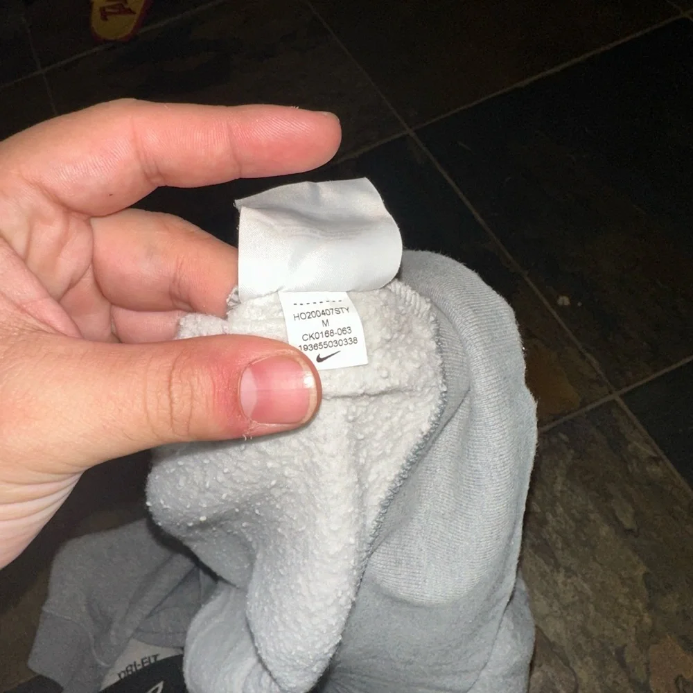 Nike Sportswear Essential Fleece Womens Loose Fit Crew Sweatshirt Grey Size Med - Picture 5 of 5